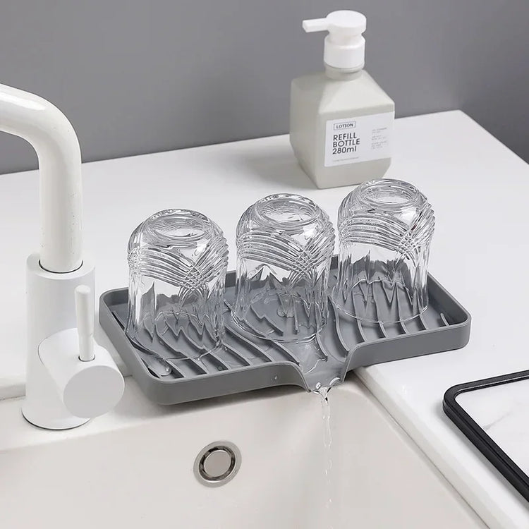 Porte-savon et porte-éponges en silicone avec système auto-drainant, anti-fondant et antidérapant, idéal pour salle de bain, baignoire et cuisine, matériaux durables et polyvalence accrue. La livraison est offerte !