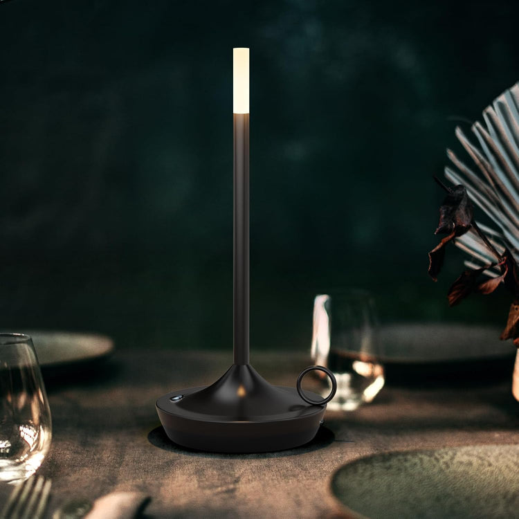 Superbe lampe en métal en forme de bougie avec interrupteur tactile, recharge USB, éclairage blanc chaud ajustable, design créatif pour une ambiance chaleureuse et vintage. La livraison prioritaire est offerte !