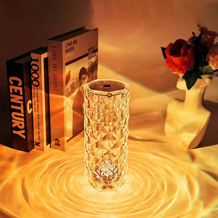 Magnifique lampe de table, 16 couleurs, motifs de roses lumineuses, effet cristal, interrupteur tactile et télécommande incluse. Laissez-vous porter par une ambiance unique. La livraison prioritaire est offerte !