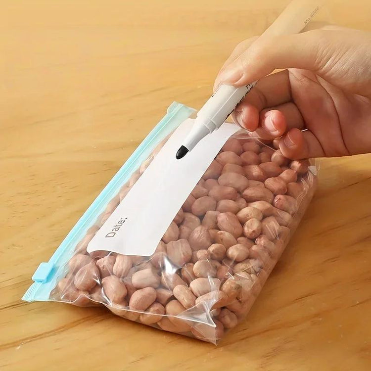 Lot de 45 sacs alimentaires réutilisables, 3 formats pratiques – congélation, frigo ou placard – fermeture à glissière étanche, zone d’écriture intégrée, ultra résistants et durables. La livraison prioritaire est offerte !
