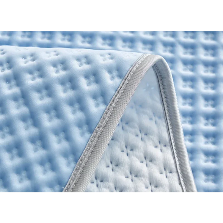 Protège-matelas d’été, toujours frais, doux et confortable, procure une agréable fraîcheur pendant la saison chaude. La livraison prioritaire est offerte !