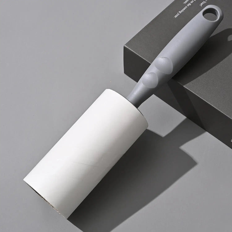 Rouleau adhésif déchirable – Élimine les poils d’animaux, la poussière et les peluches sur vêtements, tapis et tissus – recharges remplaçables. Livraison prioritaire offerte !