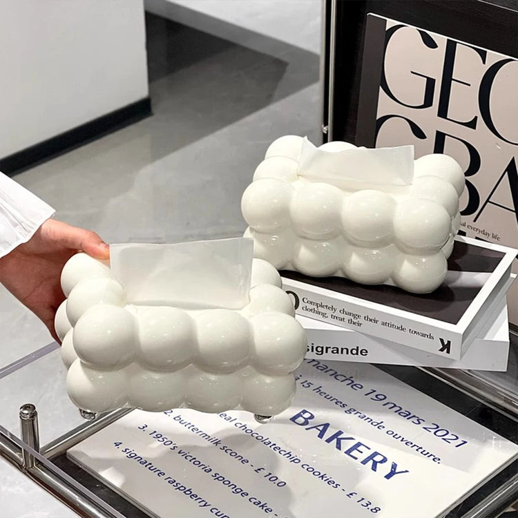 Boîte à mouchoirs design nuage en résine élégante, durable et facile à nettoyer, avec grande ouverture pratique, idéale pour salon, chambre, cuisine, salle de bain ou voiture, décoration moderne et cadeau original. Livraison offerte !