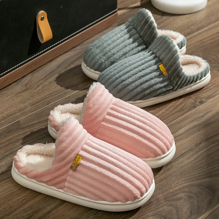 Fabuleux chaussons ultra douillets, doublés en peluche, chauds et ultra moelleux, antidérapants, parfaits pour un usage intérieur décontracté et des moments de confort absolu. La livraison prioritaire est offerte !