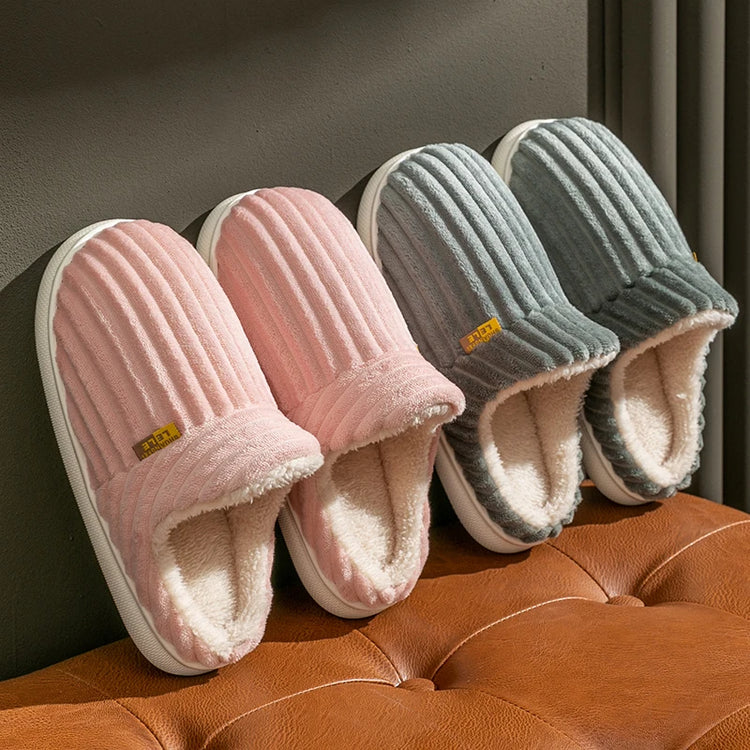 Fabuleux chaussons ultra douillets, doublés en peluche, chauds et ultra moelleux, antidérapants, parfaits pour un usage intérieur décontracté et des moments de confort absolu. La livraison prioritaire est offerte !