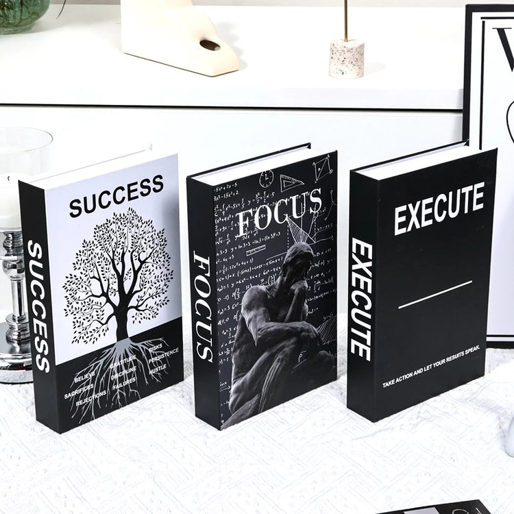 Faux livres décoratifs haut de gamme – Lot de 3 – Qualité premium, réalisme bluffant, utilisation polyvalente pour bibliothèque, étagère ou table basse – Apportez instantanément un look chic et chaleureux à votre intérieur. Livraison prioritaire offerte !