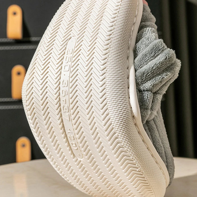Fabuleux chaussons ultra douillets, doublés en peluche, chauds et ultra moelleux, antidérapants, parfaits pour un usage intérieur décontracté et des moments de confort absolu. La livraison prioritaire est offerte !