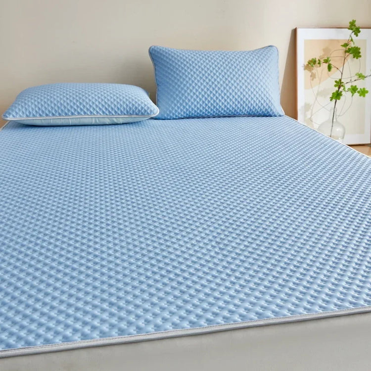 Protège-matelas d’été, toujours frais, doux et confortable, procure une agréable fraîcheur pendant la saison chaude. La livraison prioritaire est offerte !