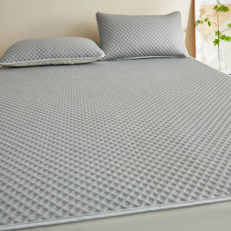 Protège-matelas d’été, toujours frais, doux et confortable, procure une agréable fraîcheur pendant la saison chaude. La livraison prioritaire est offerte !