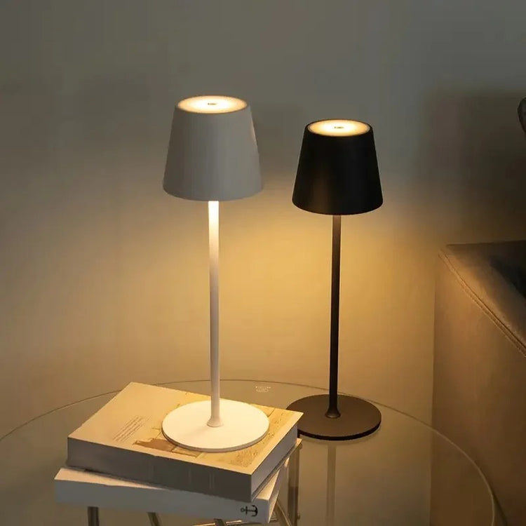Jolie lampe de table LED rechargeable sans fil, aluminium étanche, lumière réglable, zone tactile avec 4 niveaux de luminosité et 4 températures de couleur. La livraison prioritaire est offerte !