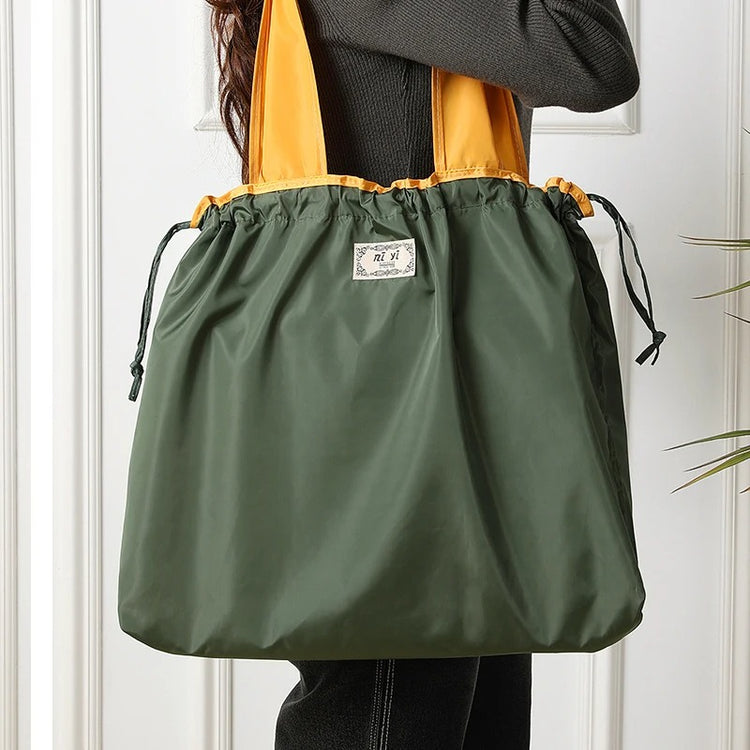Grand sac shopping pliable et réutilisable en tissu léger – Cabas bicolore à anses longues pour courses, sport, yoga, week-end ou travail – Fermeture par cordon coulissant. La livraison prioritaire est offerte !