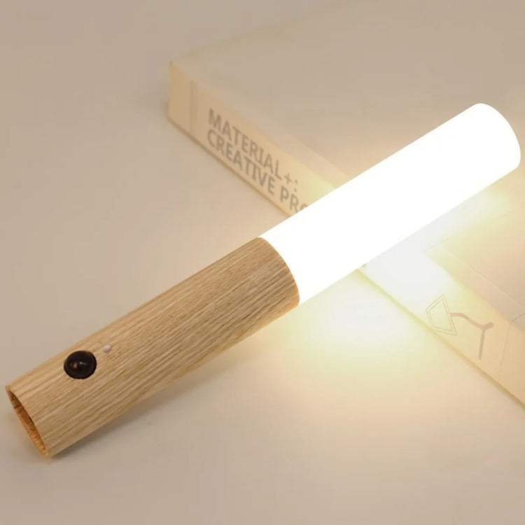 Ingénieuse veilleuse magnétique rechargeable avec détecteur de mouvement - Installation sans perçage - Lumière LED douce et apaisante - Design élégant, amovible et polyvalent. La livraison prioritaire est offerte !