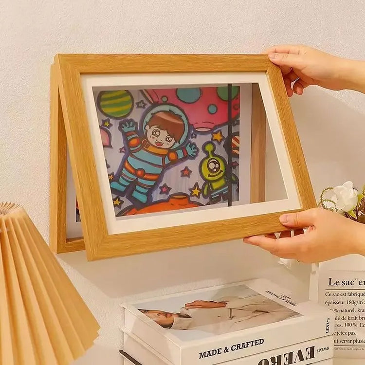 Fabuleux cadre artistique à rabat magnétique format A4 (34 x 25 cm), support de rangement mural pour photos, peintures, reproductions, souvenirs, dessins d’enfants, jusqu’à 100 images. Livraison prioritaire offerte !