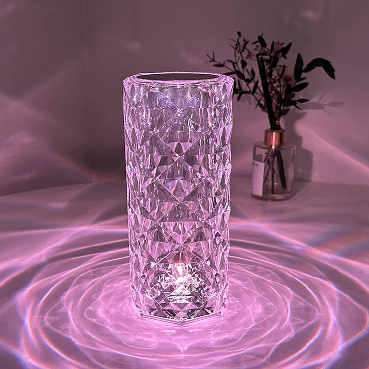 Magnifique lampe de table, 16 couleurs, motifs de roses lumineuses, effet cristal, interrupteur tactile et télécommande incluse. Laissez-vous porter par une ambiance unique. La livraison prioritaire est offerte !