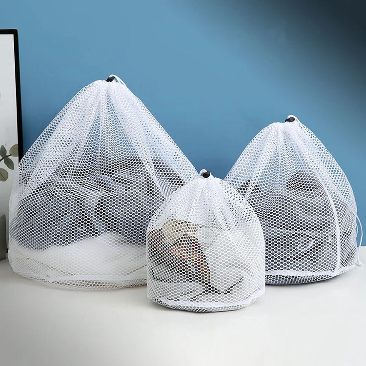 Sac en maille avec cordon de serrage pour machine à laver. Idéal pour sous-vêtements, chaussettes, soutiens-gorge, etc. La livraison est offerte !