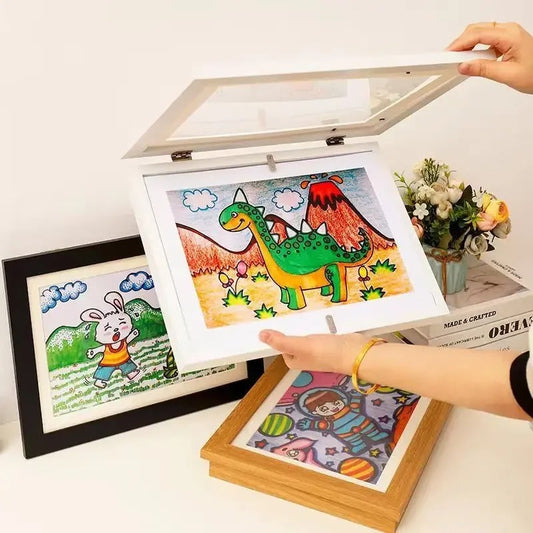 Fabuleux cadre artistique à rabat magnétique format A4 (34 x 25 cm), support de rangement mural pour photos, peintures, reproductions, souvenirs, dessins d’enfants, jusqu’à 100 images. Livraison prioritaire offerte !